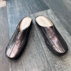 Sesto Meucci Pewter Leather Flat Mule Slides Size 8 Narrow